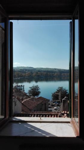  La Torretta del Lago, Pension in Anguillara Sabazia