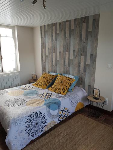 1 queen bed, 1 twin bed, 1 sofa bed