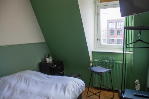 1 twin bed