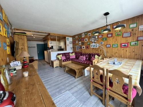 Appartement Confort 3 Pièces, Balcon, Animaux Admis, 8 Pers., Wifi, Pied des Pistes - FR-1-502-440