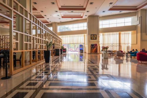 Lobby, Hesperia WTC Valencia in El Vinedo Valencia