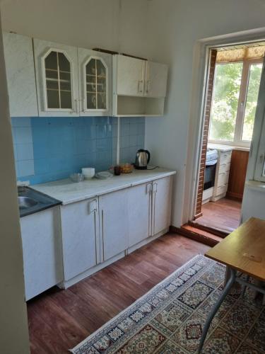Айтеке би дом 30 кв 27 (Аитеке би дом 30 кв 27) in Taraz