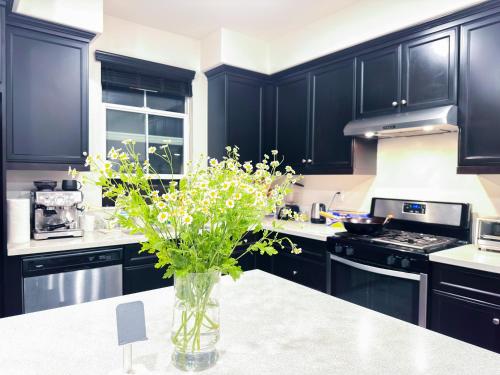 Cozy Blue Haven Bright & Peaceful Room in Chino Hills (CA)
