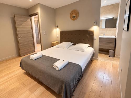 Stylish 2 Bed Apartment 1 Min to Palais & Beach