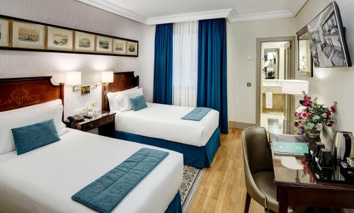 Twin room, park view