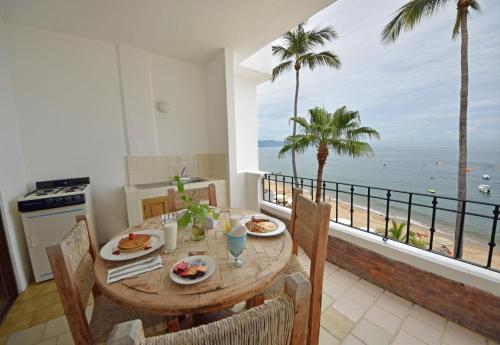 Emperador Vallarta Beachfront Hotel and Suites in Puerto Vallarta
