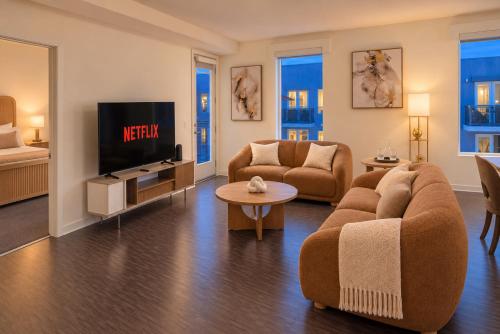 2 bedrooms, 5 beds