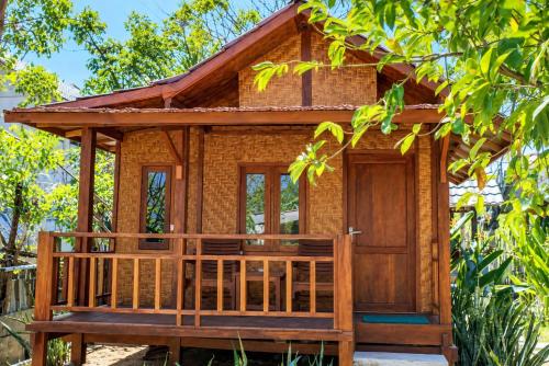 Exterior view, Ocean Fresh Surfhouse in Kuang