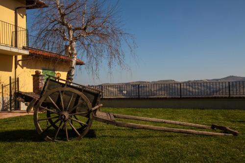  Il Vecchio Cortile Barbaresco, Pension in Treiso bei Borgomale