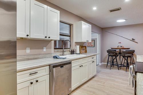 Boat Ramp, Fishing Pier & Game Room Retreat in Edgewater (FL)