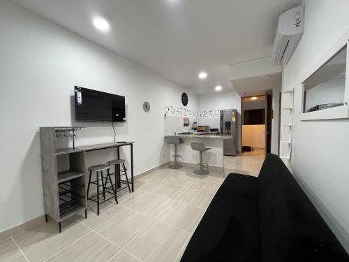 Tu Refugio con Estilo Piscina, Balcón y Parking