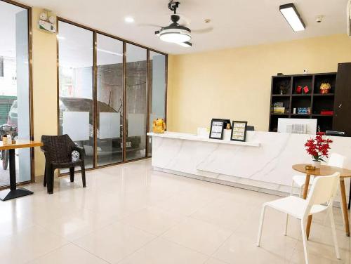 YOHO Hotel in Pasay