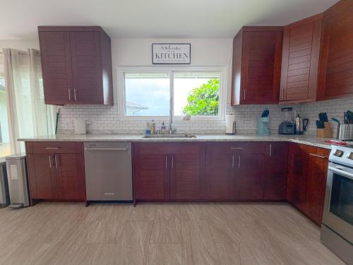 Sweeping Ocean & Koko Head Views - Ridgetop Home home in Hawaii Kai
