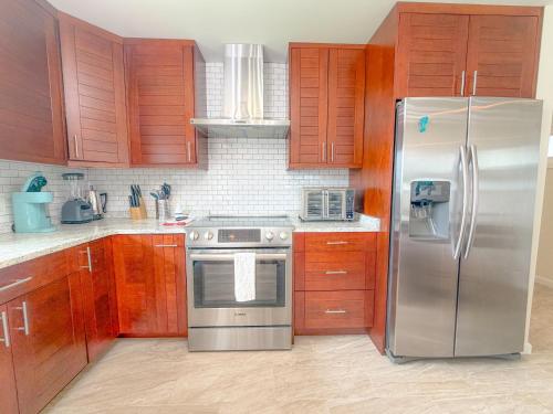 Sweeping Ocean & Koko Head Views - Ridgetop Home home in Hawaii Kai