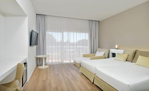 2 twin beds
