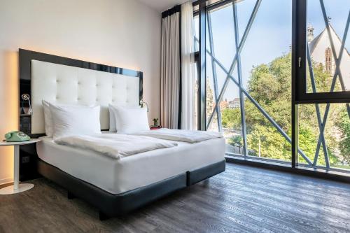 1 queen bed