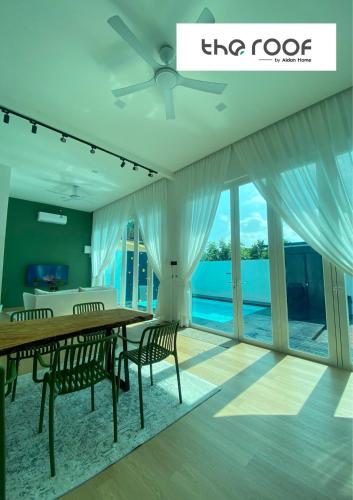 The Roof by Aidan Home Private Pool in Pulau Duyong