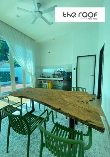 The Roof by Aidan Home Private Pool in Pulau Duyong
