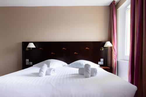 2 twin beds
