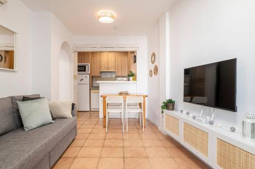Apartamento con Patio Andaluz - Playa y Centro