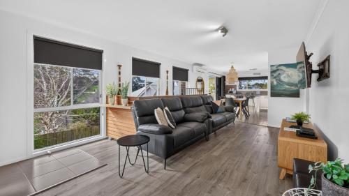 Lake House - Cosy Coastal Getaway in Lake Tyers Beach
