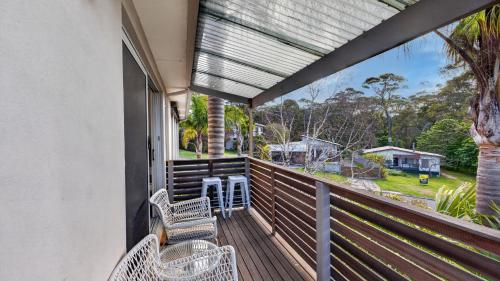 Erkély/terasz, Lake House - Cosy Coastal Getaway in Lake Tyers Beach