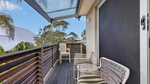 Erkély/terasz, Lake House - Cosy Coastal Getaway in Lake Tyers Beach