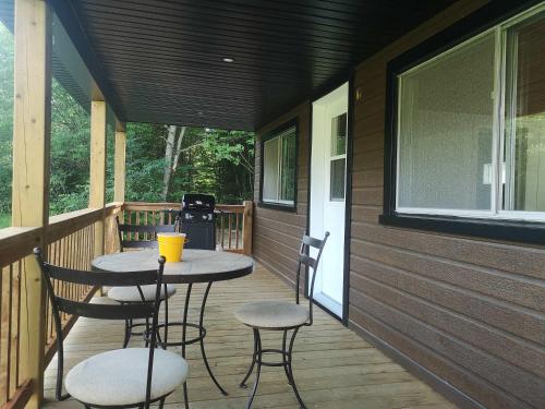 Escape in the heart of Miller Zoo - Sheira Shack in Frampton (QC)