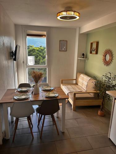 Cozy beachfront apartment
