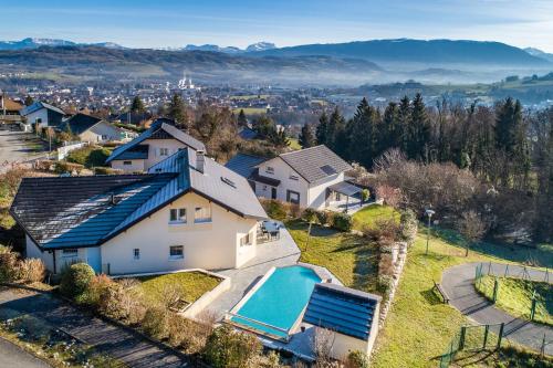 Maison avec piscine 8 couchages entre Annecy et Aix les bains