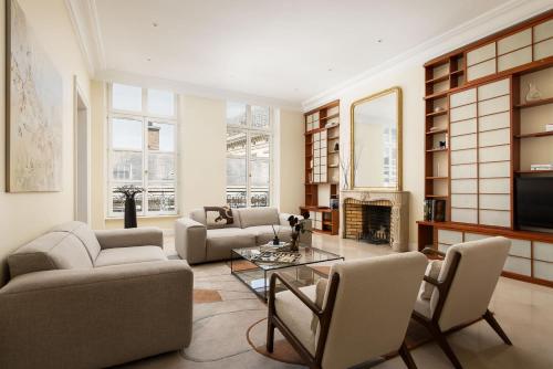 Timeless Elegance in Paris