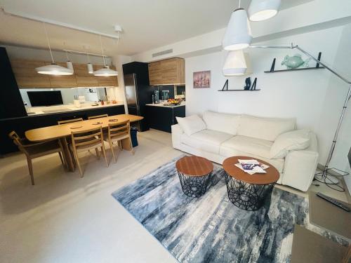 2-bedroom apartment pool parking private beach access
