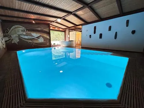Ferienhaus mit Schwimmbad, Whirlpool & Sauna am Nürburgring in Leimbach, Deutschland