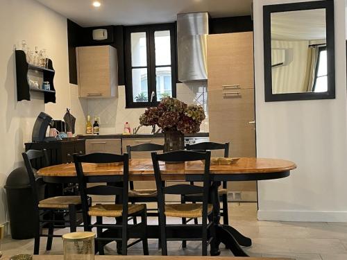 TRES CONFORTABLE DUPLEX au COEUR DE PEZENAS