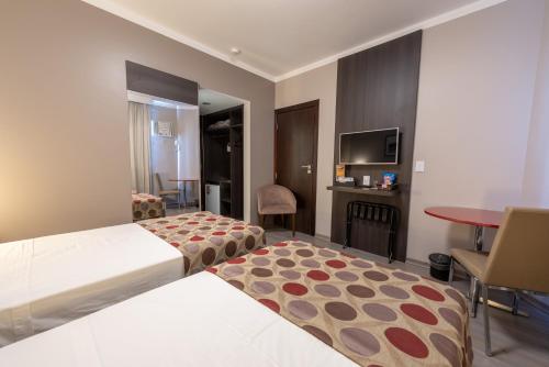 2 twin beds