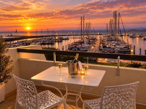 Adoya Plage Studio Vue mer et port Parking gratuit WiFi , Piscine, Tennis