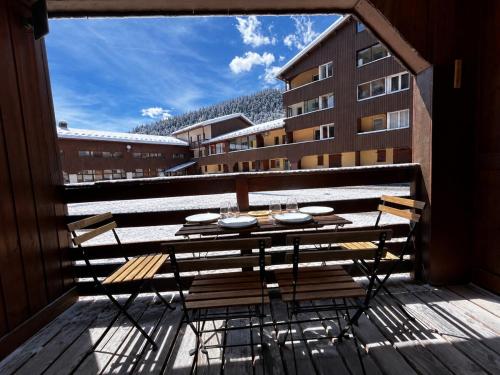 Balcon Sud, appartement au centre de La Foux avec parking privé