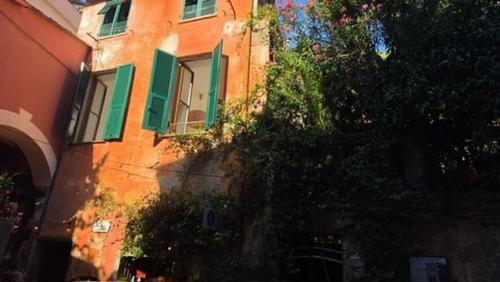 Large Apartment on the Square, Old Monterosso