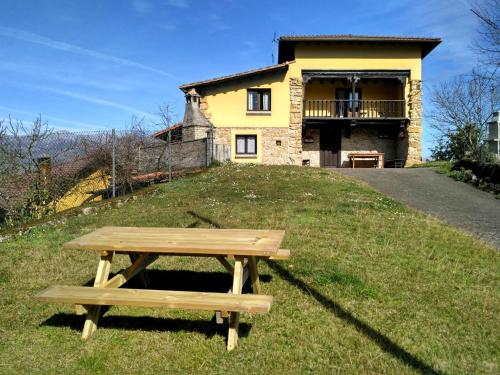  Apartamentos La Corona in Llames de Parres