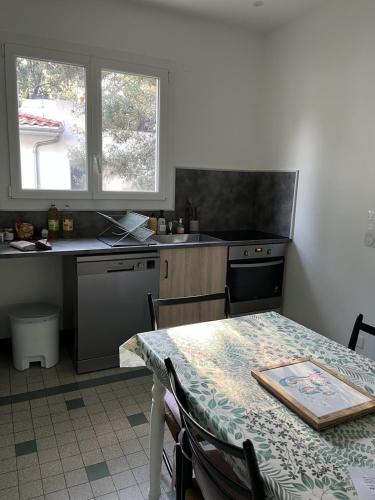 Konyha, Maison climatisée pour 2 à 6 personnes à Ronces-les-Bains (Maison climatisee pour 2 a 6 personnes a Ronces-les-Bains) in La Tremblade