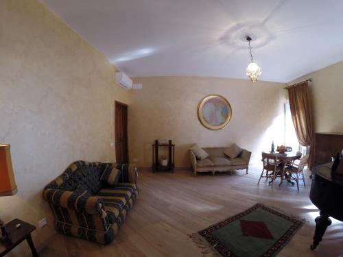 Pantheon Old Suite - image 4