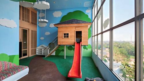 Playground, Hivi Springwood Htl & Residence in Pinang