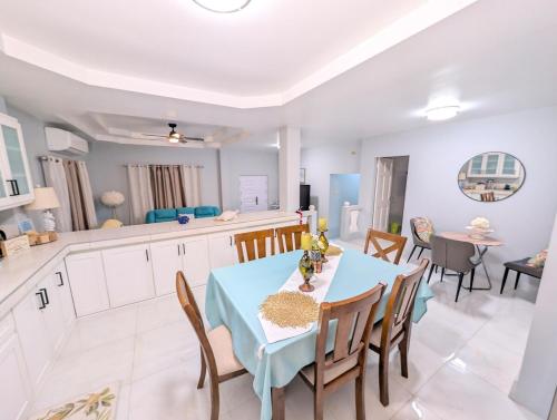 Seadmed, Private Villa, Pool, 5 Bedroom 3 bath Sunstone Pearl Ave in Scarborough