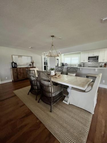 Faciliteiten, Spacious 3BR home with private pool and water views in Yulee Easy access to Amelia Island in Yulee