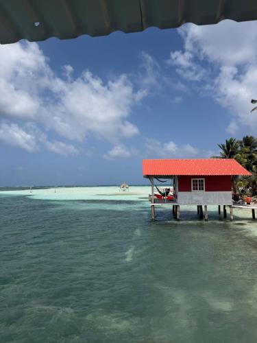 . Cabaña sobre el mar isla Mistub San blas