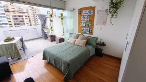 Room in a private apartment with bathroom and terrace Miraflores