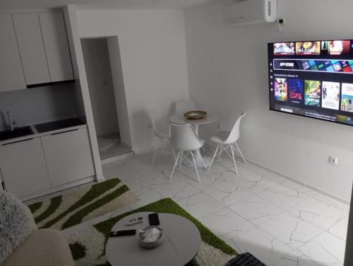 L&L apartment
