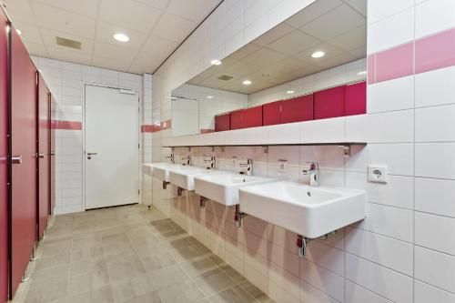 Shared room, female dormitory, 10 guests