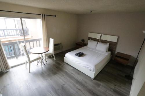 Beverly Hills Studio Suite