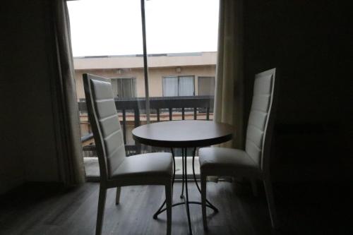 Beverly Hills Studio Suite